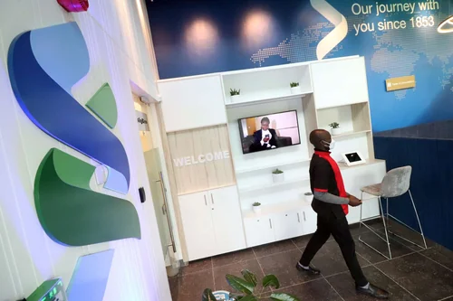 StanChart staff count falls below 1,000 as job cuts enter 11th year